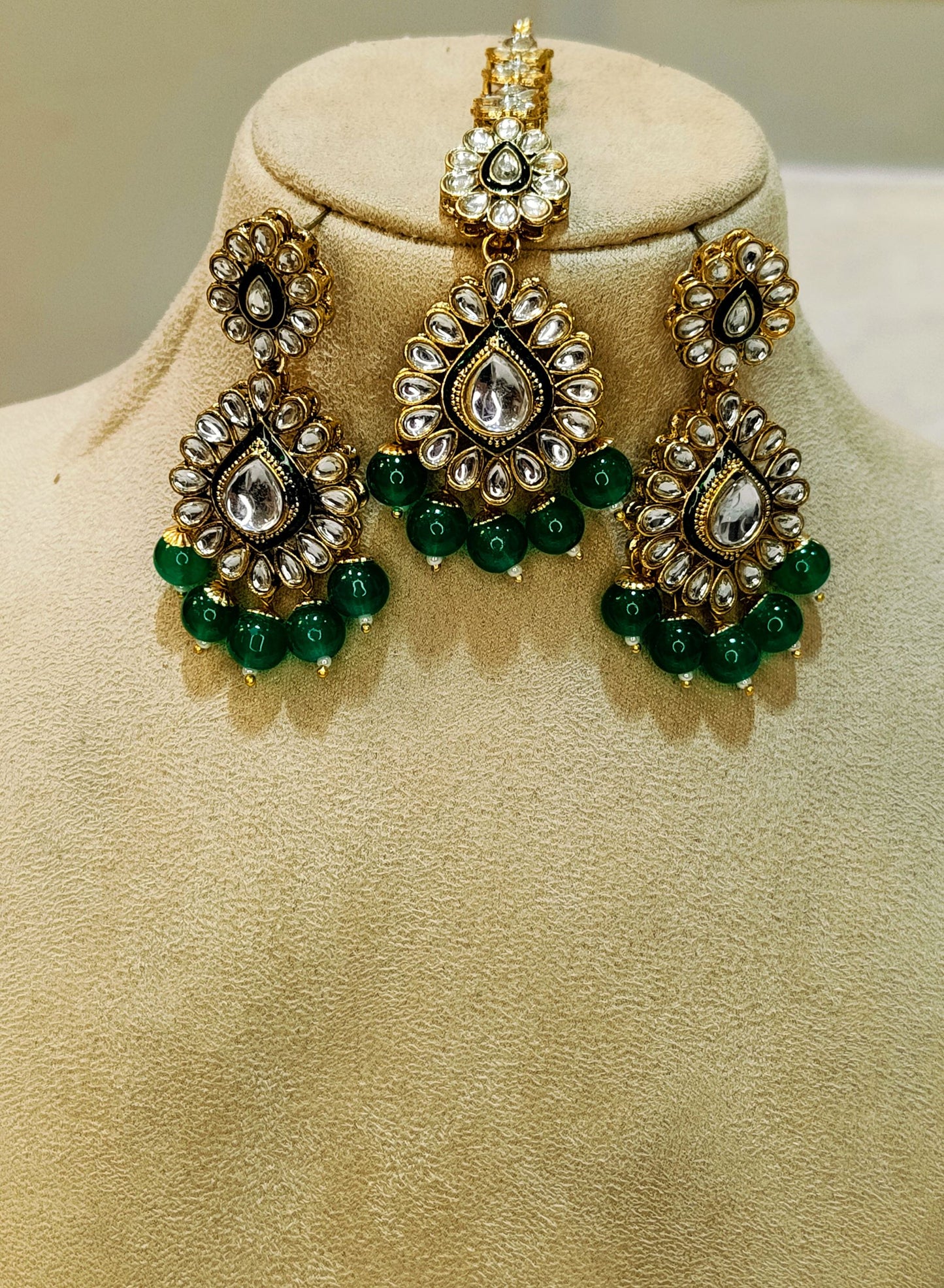 Emerland Green MADHUMITA Necklace set