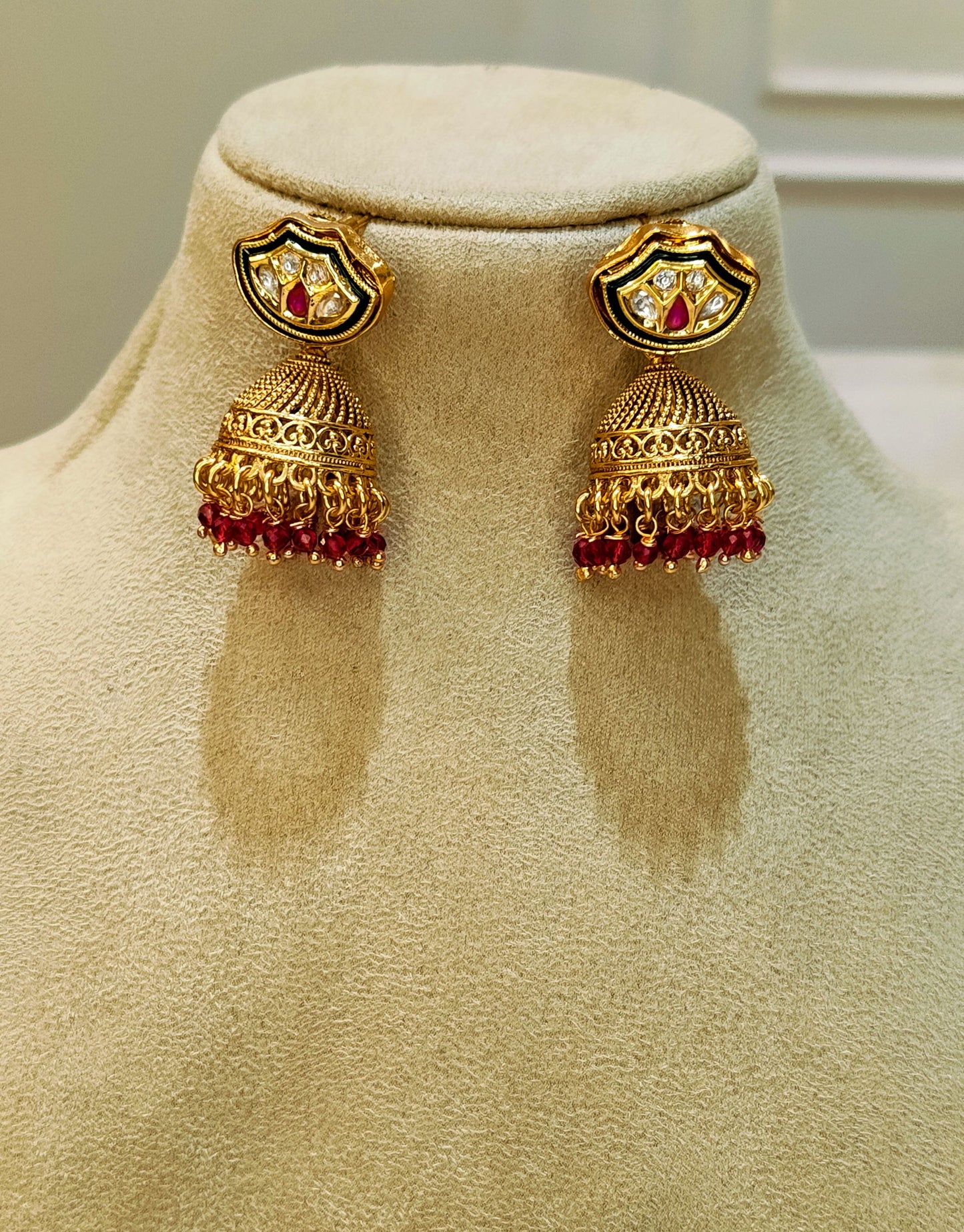 Red Green MRUDULA Choker Set