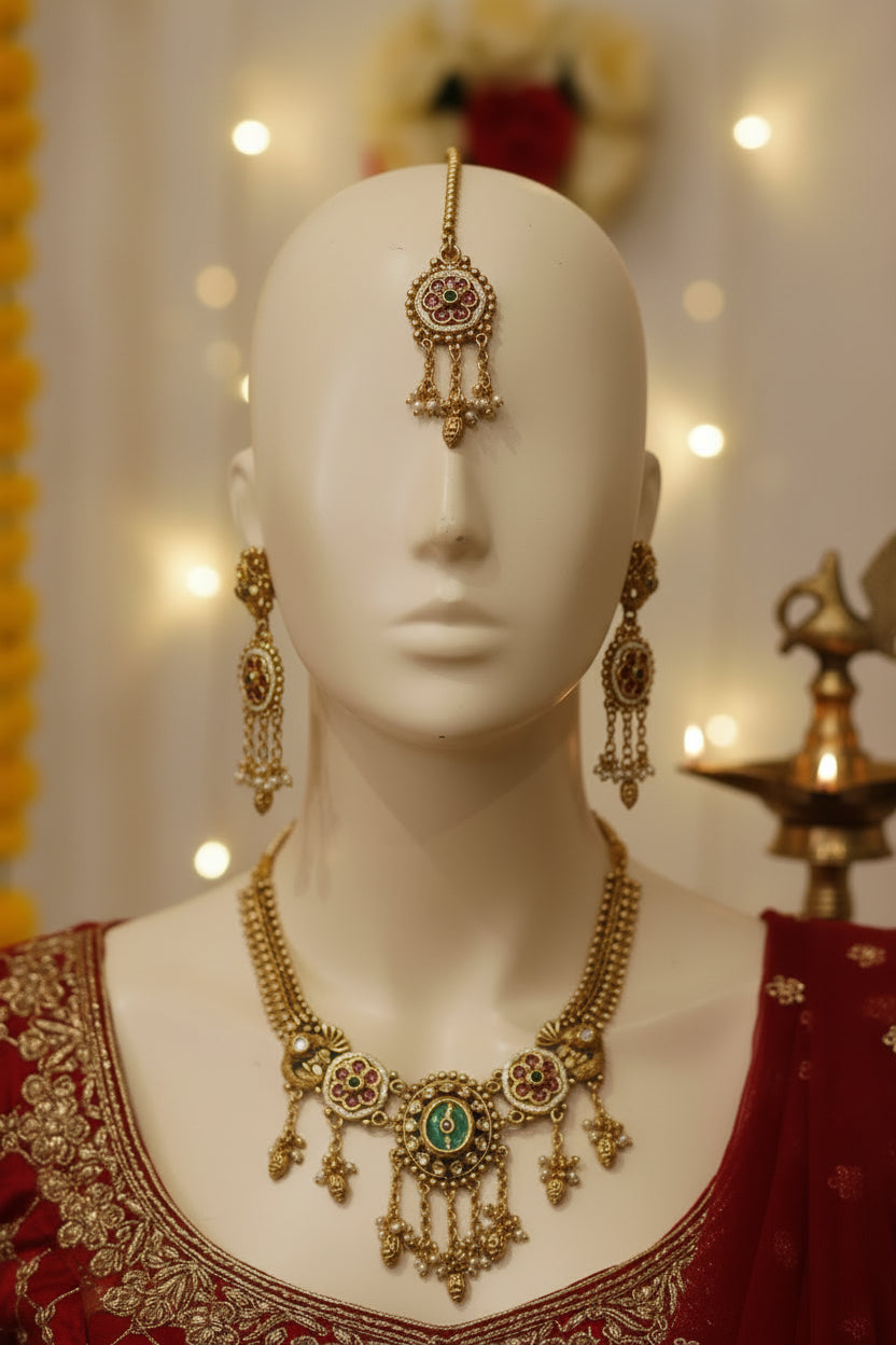 Gold Rajsi Necklace set